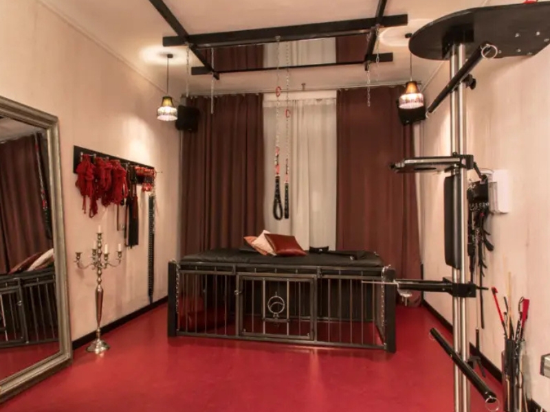 Bordo Zimmer im Studio LUX Berlin