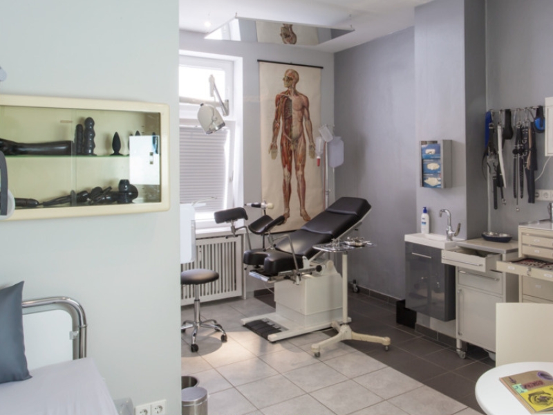 Klinikraum im Studio LUX Berlin